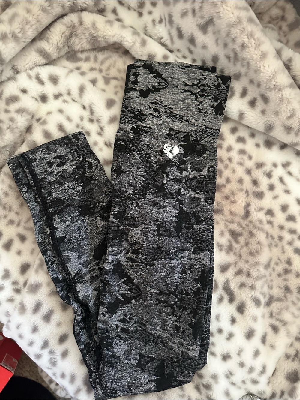 Women’s Gray Black Patterned Leggings